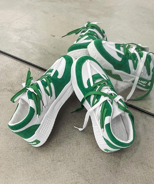 MGV(エムジーヴィー)の「Two-Tone Logo Sneakers(スニーカー・メンズ・ブラック/ブルー/グリーン・LARGE/X-LARGE/MEDIUM)」の2枚目の写真
