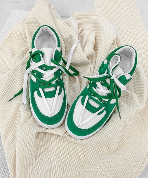 MGV(エムジーヴィー)の「Two-Tone Logo Sneakers(スニーカー・メンズ・ブラック/ブルー/グリーン・LARGE/X-LARGE/MEDIUM)」の4枚目の写真