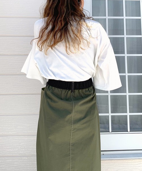 Q（キュー）の「スリットスリーブロゴT（Tシャツ/カットソー・レディース・ブラック/ホワイト・MEDIUM）」の13枚目の写真