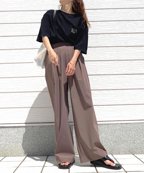 Q（キュー）の「スリットスリーブロゴT（Tシャツ/カットソー・レディース・ブラック/ホワイト・MEDIUM）」の14枚目の写真