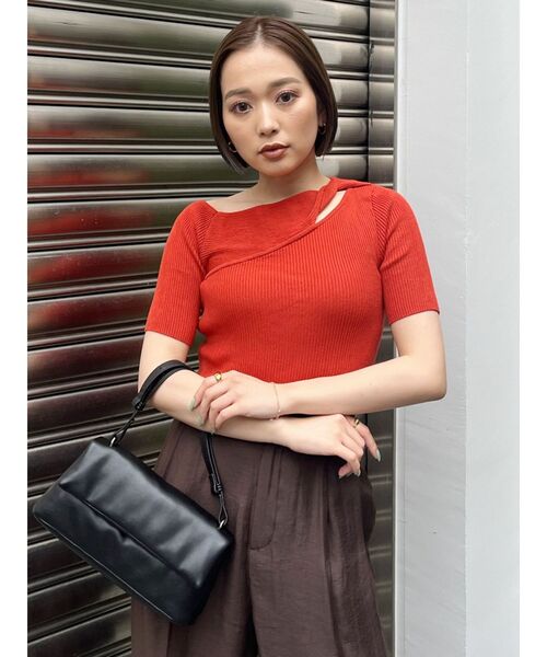 MURUA(ムルーア)の「ツイストワンショルニット(ニット/セーター・レディース・ホワイト/パープル/ブラック/ブルー/オレンジ・FREE)」の14枚目の写真