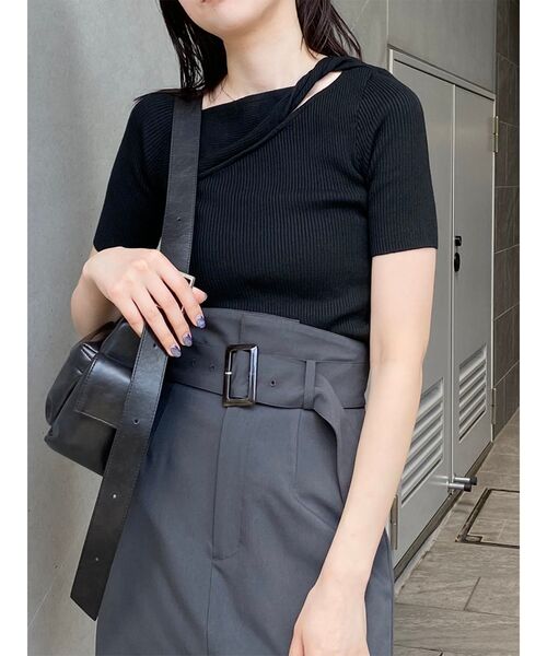 MURUA(ムルーア)の「ツイストワンショルニット(ニット/セーター・レディース・ホワイト/パープル/ブラック/ブルー/オレンジ・FREE)」の17枚目の写真