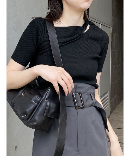 MURUA(ムルーア)の「ツイストワンショルニット(ニット/セーター・レディース・ホワイト/パープル/ブラック/ブルー/オレンジ・FREE)」の19枚目の写真