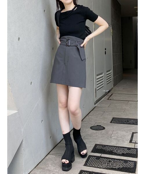 MURUA(ムルーア)の「ツイストワンショルニット(ニット/セーター・レディース・ホワイト/パープル/ブラック/ブルー/オレンジ・FREE)」の20枚目の写真