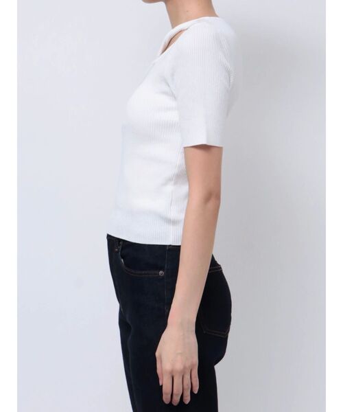 MURUA(ムルーア)の「ツイストワンショルニット(ニット/セーター・レディース・ホワイト/パープル/ブラック/ブルー/オレンジ・FREE)」の22枚目の写真