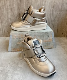 Noubel Voug Relax（ヌーベルヴォーグリラックス）の「3WAY ビジューバックル もこもこボリューム 撥水スニーカー（スニーカー）」