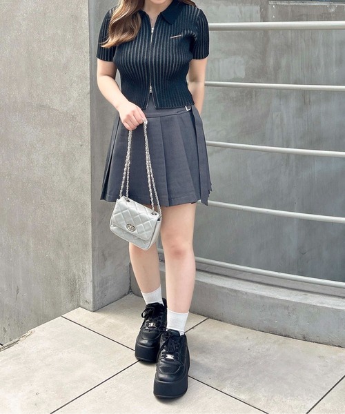 INGNI（イング）の「フロントジップメタルプレートニットカーディガン（カーディガン/ボレロ・レディース・ブラック/オフホワイト/グレー・M）」の8枚目の写真