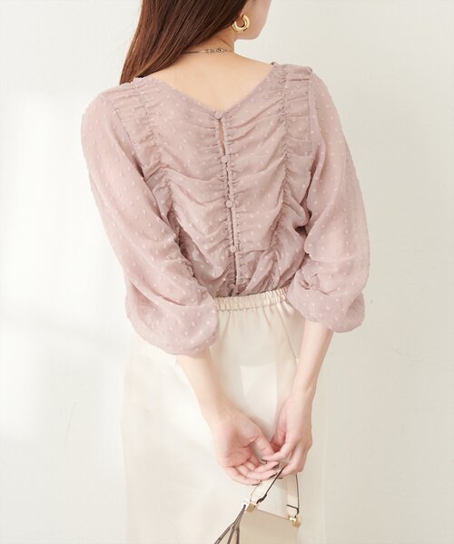 natural couture(ナチュラルクチュール)の「ドビードットシャーリングトップス(シャツ/ブラウス・レディース・アイボリー/ブラック/ブルー/ピンク・FREE)」の22枚目の写真