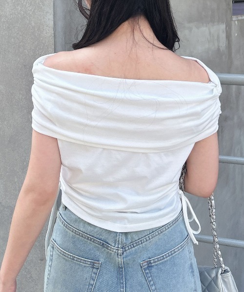 INGNI(イング)の「サイドギャザーオフショルトップス(Tシャツ/カットソー・レディース・オフホワイト/ブラック/ブラウン・M)」の6枚目の写真