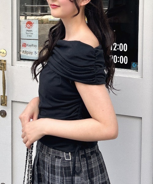 INGNI(イング)の「サイドギャザーオフショルトップス(Tシャツ/カットソー・レディース・オフホワイト/ブラック/ブラウン・M)」の12枚目の写真