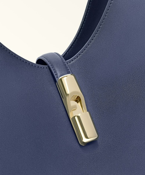 FURLA（フルラ）の「フルラ ゴッチャ ホーボーバッグ M（ショルダーバッグ・レディース・ブラック/ダークネイビー/バーガンディー/ブラウン/スモークグレー/ライトブラウン・ONE SIZE）」の12枚目の写真