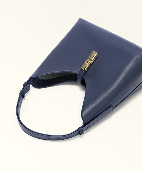 FURLA（フルラ）の「フルラ ゴッチャ ホーボーバッグ M（ショルダーバッグ・レディース・ブラック/ダークネイビー/バーガンディー/ブラウン/スモークグレー/ライトブラウン・ONE SIZE）」の13枚目の写真