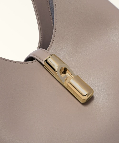 FURLA（フルラ）の「フルラ ゴッチャ (Furla Goccia) ホーボーバッグ M（トートバッグ・レディース・ブラック/ダークネイビー/バーガンディー/ブラウン/スモークグレー/ライトブラウン・ONE SIZE）」の12枚目の写真