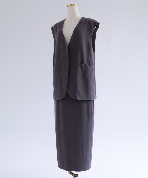 EN NEUME（エンノイム）の「【Set Up】Faux Suede Straight Skirt（スカート・レディース・バーガンディー/チャコールグレー/ベージュ・FREE）」の11枚目の写真