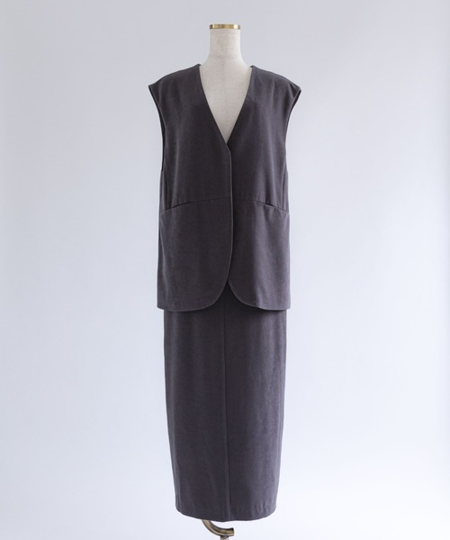 EN NEUME（エンノイム）の「【Set Up】Faux Suede Straight Skirt（スカート・レディース・バーガンディー/チャコールグレー/ベージュ・FREE）」の12枚目の写真