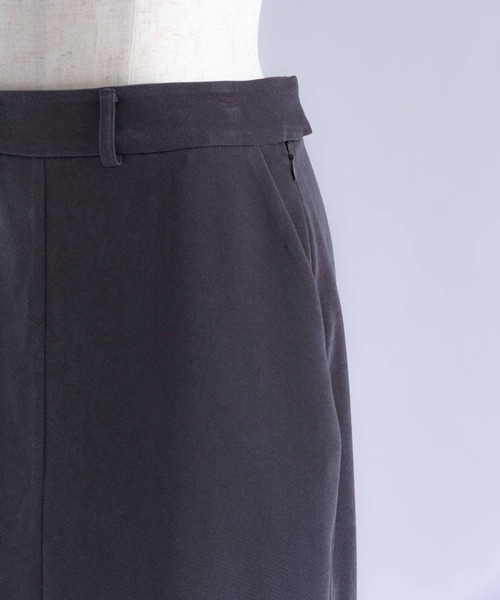 EN NEUME（エンノイム）の「【Set Up】Faux Suede Straight Skirt（スカート・レディース・バーガンディー/チャコールグレー/ベージュ・FREE）」の8枚目の写真
