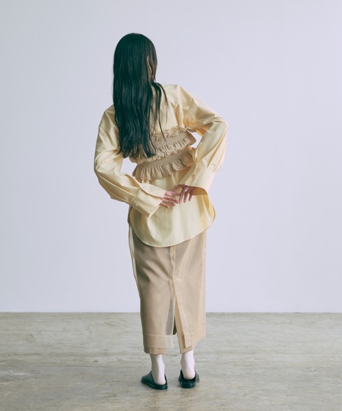 EN NEUME（エンノイム）の「【Set Up】Faux Suede Straight Skirt（スカート・レディース・バーガンディー/チャコールグレー/ベージュ・FREE）」の19枚目の写真