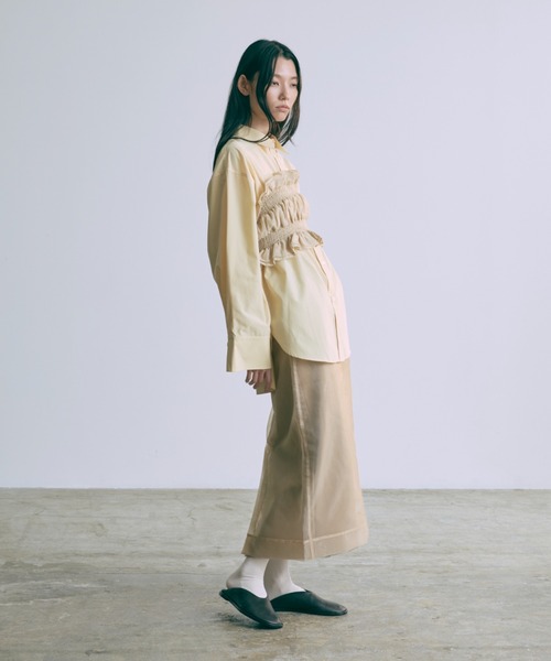 EN NEUME（エンノイム）の「【Set Up】Faux Suede Straight Skirt（スカート・レディース・バーガンディー/チャコールグレー/ベージュ・FREE）」の18枚目の写真