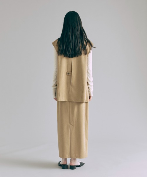 EN NEUME（エンノイム）の「【Set Up】Faux Suede Straight Skirt（スカート・レディース・バーガンディー/チャコールグレー/ベージュ・FREE）」の21枚目の写真