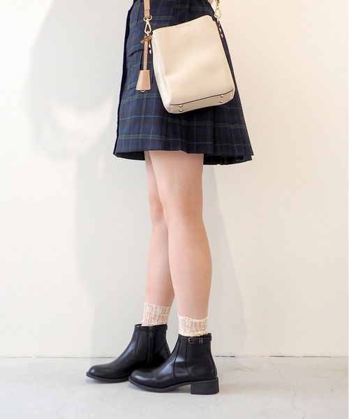 byあしながおじさん（バイアシナガオジサン）の「撥水｜クラシックショートブーツ　8710597（ブーツ・レディース・ブラック/グレイッシュベージュ/ブラック系その他/ダークブラウン・22.5cm/23cm/23.5cm/24cm/24.5cm）」の10枚目の写真