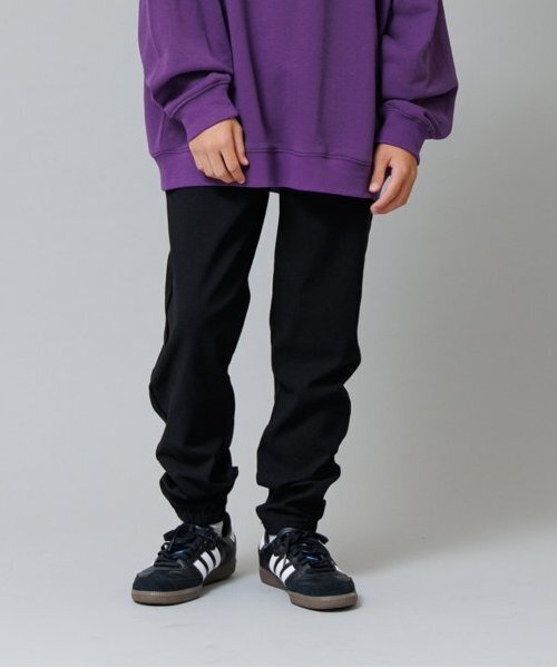 GLAZOS(グラソス)の「【大人向けサイズあり】スーパーストレッチ裏起毛ツイル・ジョガーパンツ(その他パンツ・キッズ・カーキ/ブラック/ベージュ・S/M/L/LL)」の2枚目の写真