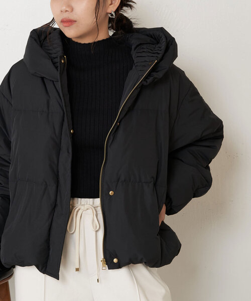 Jena espace merveilleux(ジェナ エスパスメルヴェイユ)の「リブ襟ショートダウン(ダウンジャケット/コート・レディース・アイボリー/ブラック・FREE)」の2枚目の写真