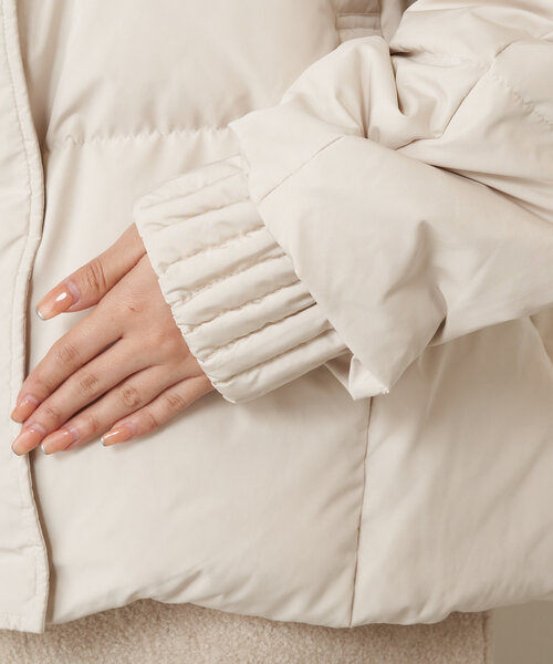 Jena espace merveilleux(ジェナ エスパスメルヴェイユ)の「リブ襟ショートダウン(ダウンジャケット/コート・レディース・アイボリー/ブラック・FREE)」の15枚目の写真