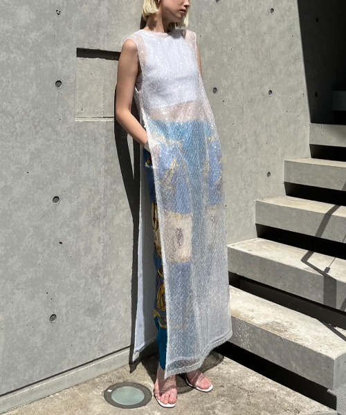 DLESS(ドレス)の「Side slit dress/サイドスリットノースリーブドレス(スパンコール素材)(ドレス・レディース・キャメル/ホワイト×シルバー・XS/S)」の20枚目の写真