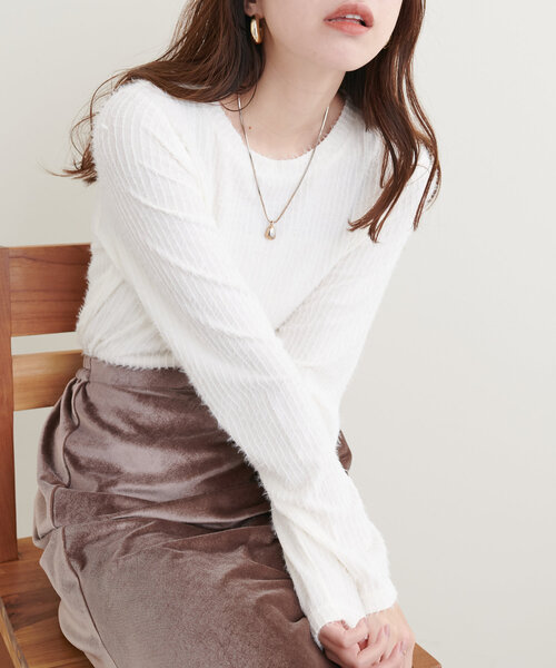 natural couture(ナチュラルクチュール)の「【Web限定】フェザーストライプカットトップス(Tシャツ/カットソー・レディース・ブラック/オフホワイト/モカ・FREE)」の1枚目の写真