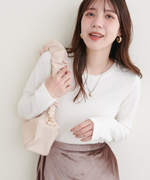 natural couture(ナチュラルクチュール)の「【Web限定】フェザーストライプカットトップス(Tシャツ/カットソー・レディース・ブラック/オフホワイト/モカ・FREE)」の5枚目の写真