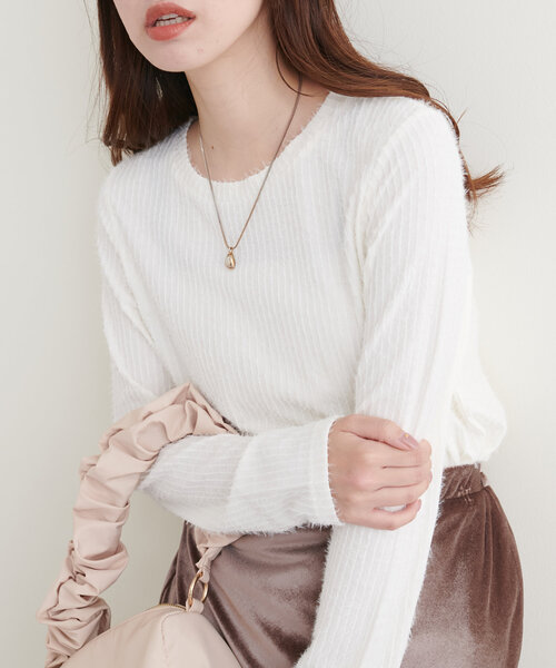 natural couture(ナチュラルクチュール)の「【Web限定】フェザーストライプカットトップス(Tシャツ/カットソー・レディース・ブラック/オフホワイト/モカ・FREE)」の4枚目の写真