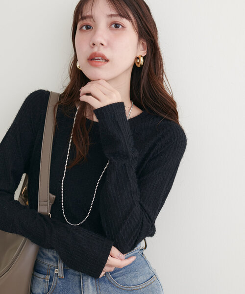 natural couture(ナチュラルクチュール)の「【Web限定】フェザーストライプカットトップス(Tシャツ/カットソー・レディース・ブラック/オフホワイト/モカ・FREE)」の9枚目の写真