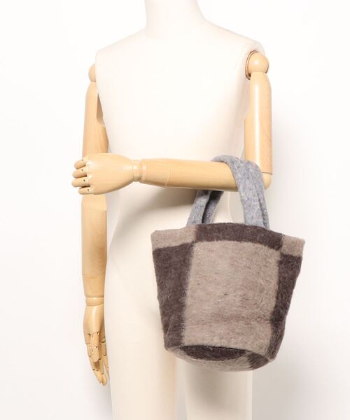 UNBILLION（アンビリオン）の「アフリカンスクエアー AFRICANSQUARE / アクリル毛布 丸トート（トートバッグ・レディース・その他・FREE）」の8枚目の写真