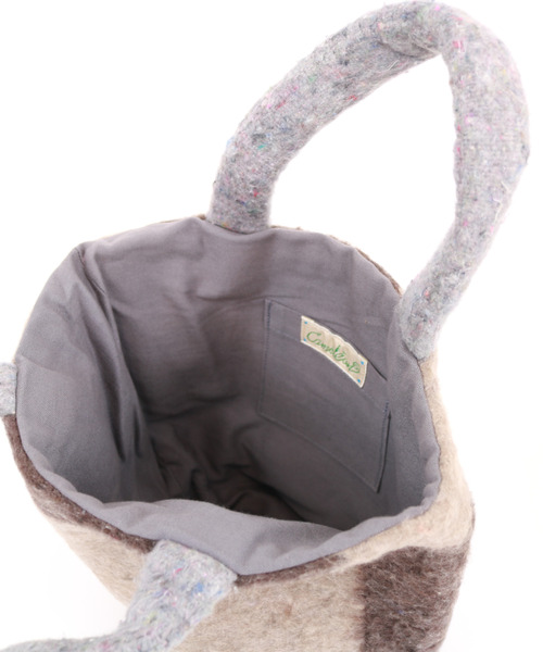 UNBILLION（アンビリオン）の「アフリカンスクエアー AFRICANSQUARE / アクリル毛布 丸トート（トートバッグ・レディース・その他・FREE）」の4枚目の写真