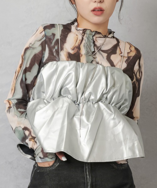 Lull（ルル）の「【Lull / ルル】合皮ギャザーデザインキャミソール（タンクトップ・レディース・ブラック/シルバー・ONESIZE）」の3枚目の写真