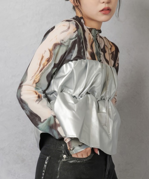 Lull（ルル）の「【Lull / ルル】合皮ギャザーデザインキャミソール（タンクトップ・レディース・ブラック/シルバー・ONESIZE）」の4枚目の写真