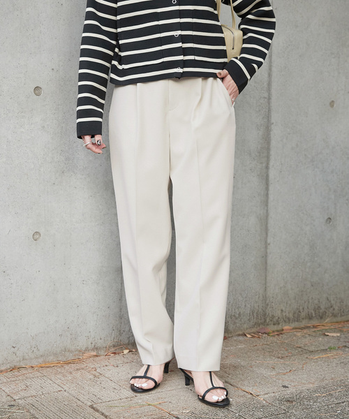 B.C STOCK(ベーセーストック)の「タックテーパードパンツ(スラックス・レディース・ブラック/ホワイト・SMALL/MEDIUM)」の2枚目の写真