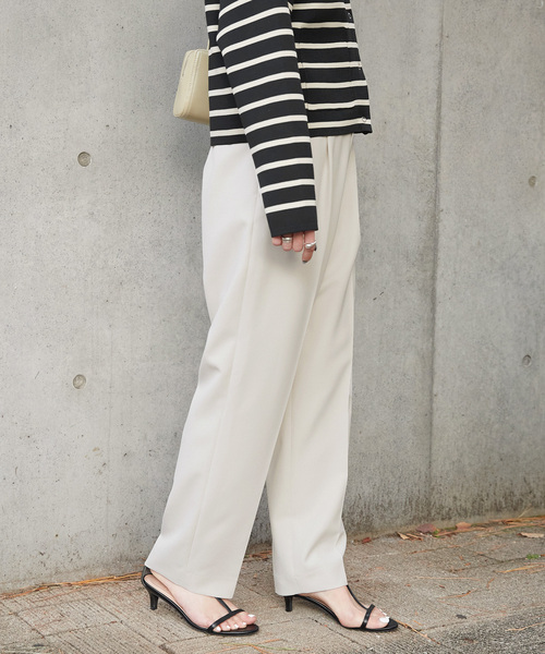 B.C STOCK(ベーセーストック)の「タックテーパードパンツ(スラックス・レディース・ブラック/ホワイト・SMALL/MEDIUM)」の15枚目の写真