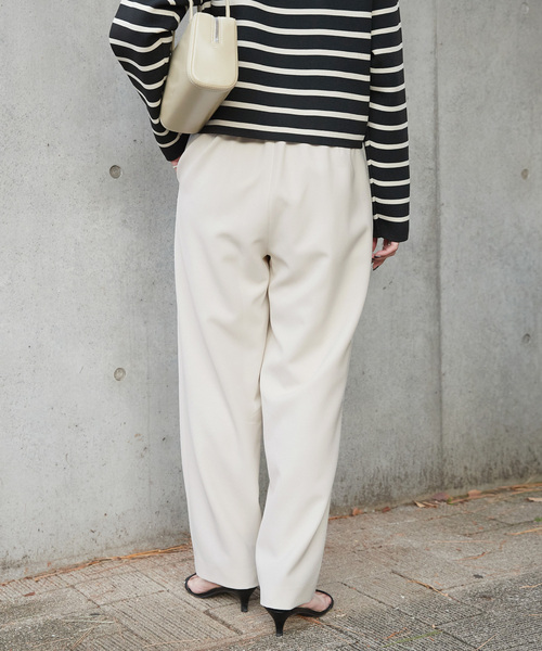 B.C STOCK(ベーセーストック)の「タックテーパードパンツ(スラックス・レディース・ブラック/ホワイト・SMALL/MEDIUM)」の14枚目の写真