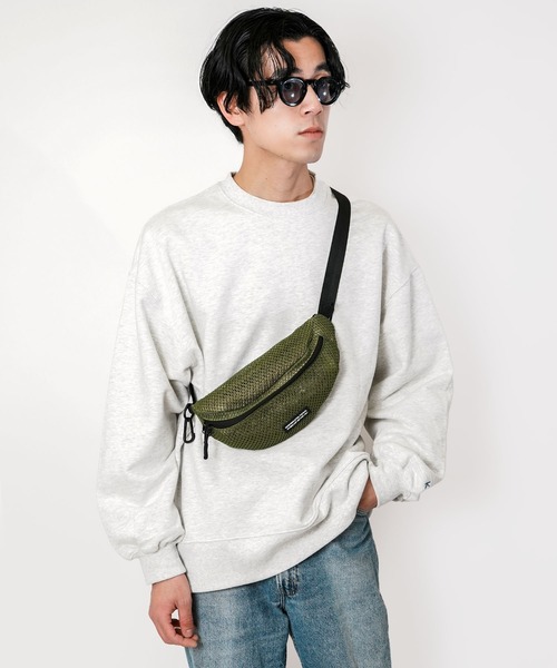 KiU（キウ）の「軽量ダブルメッシュボディバッグ（ボディバッグ/ウエストポーチ・レディース・ブラック/カーキ/ブルー/グレー・FREE）」の3枚目の写真