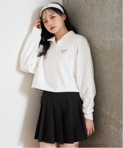 LOVETOXIC（ラブトキシック）の「【Reebok】クロップドハーフジップ（スウェット・キッズ・ブラック/オフホワイト/ライトグリーン・S:140cm/M:150cm/L:160cm）」の2枚目の写真