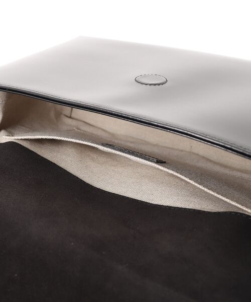 A.P.C.（アーペーセー）の「SAC VIRGINIE FLAP（ショルダーバッグ・レディース・ブラック・ONESIZE）」の4枚目の写真