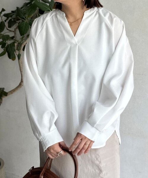 Chez toi(シェトワ)の「リネンライクスリットネックブラウス(シャツ/ブラウス・レディース・オフホワイト/チャコールグレー/ブルー/ライトグレー・FREE)」の8枚目の写真