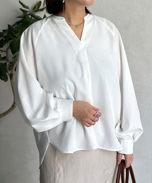Chez toi(シェトワ)の「リネンライクスリットネックブラウス(シャツ/ブラウス・レディース・オフホワイト/チャコールグレー/ブルー/ライトグレー・FREE)」の9枚目の写真