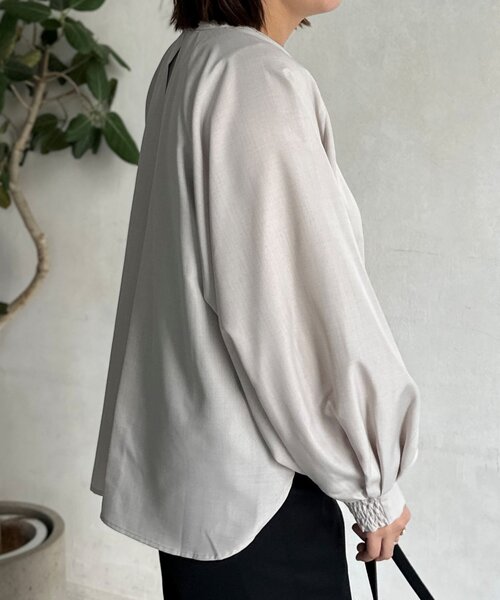 Chez toi(シェトワ)の「リネンライクスリットネックブラウス(シャツ/ブラウス・レディース・オフホワイト/チャコールグレー/ブルー/ライトグレー・FREE)」の22枚目の写真