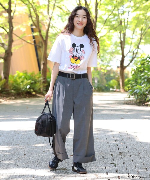 BEAMS BOY（ビームスボーイ）の「ポリエステル ウール トロピカル ワイド パンツ（スラックス・レディース・グレー/ネイビー・1/0）」の4枚目の写真