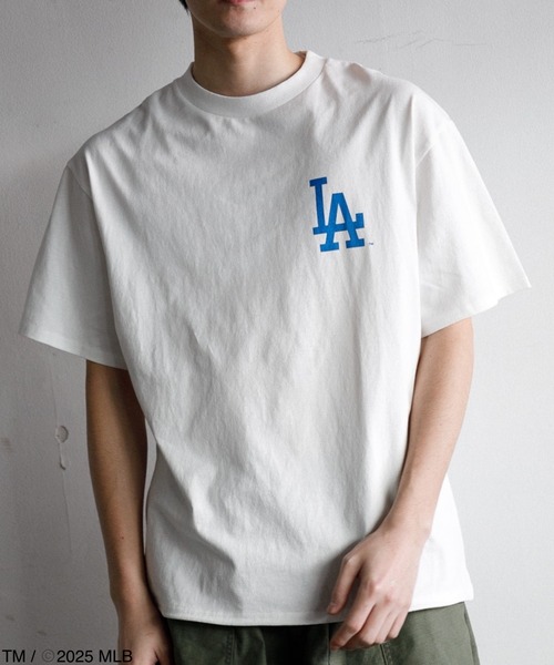 AMERICAN RAG CIE(アメリカンラグシー)の「別注MLB Tee - LOS ANGELES DODGERS(Tシャツ/カットソー・メンズ・ホワイト・S/M/L)」の1枚目の写真