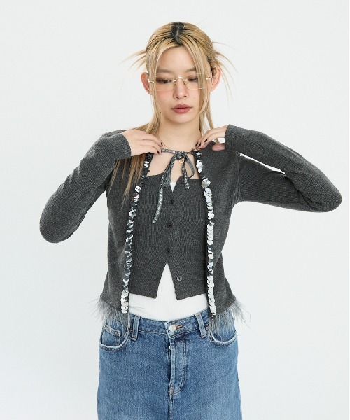 Clum(クルム)の「スパンコールレイヤードトップス(Tシャツ/カットソー・レディース・グレー・SMALL/MEDIUM)」の3枚目の写真