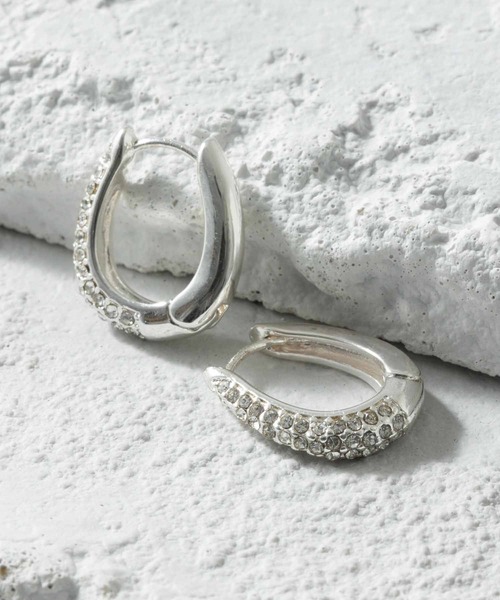 big metal london（ビッグメタルロンドン）の「【金属アレルギー対応】スモールフープピアス　Sofia Small Hoop（ピアス（両耳用）・レディース・シルバー/ゴールド・FREE）」の4枚目の写真
