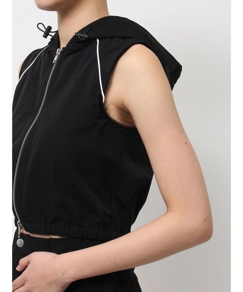 EMODA(エモダ)の「ショートボックスフーディタンクトップ(タンクトップ・レディース・ホワイト/ブラック/ブルー・FREE)」の12枚目の写真